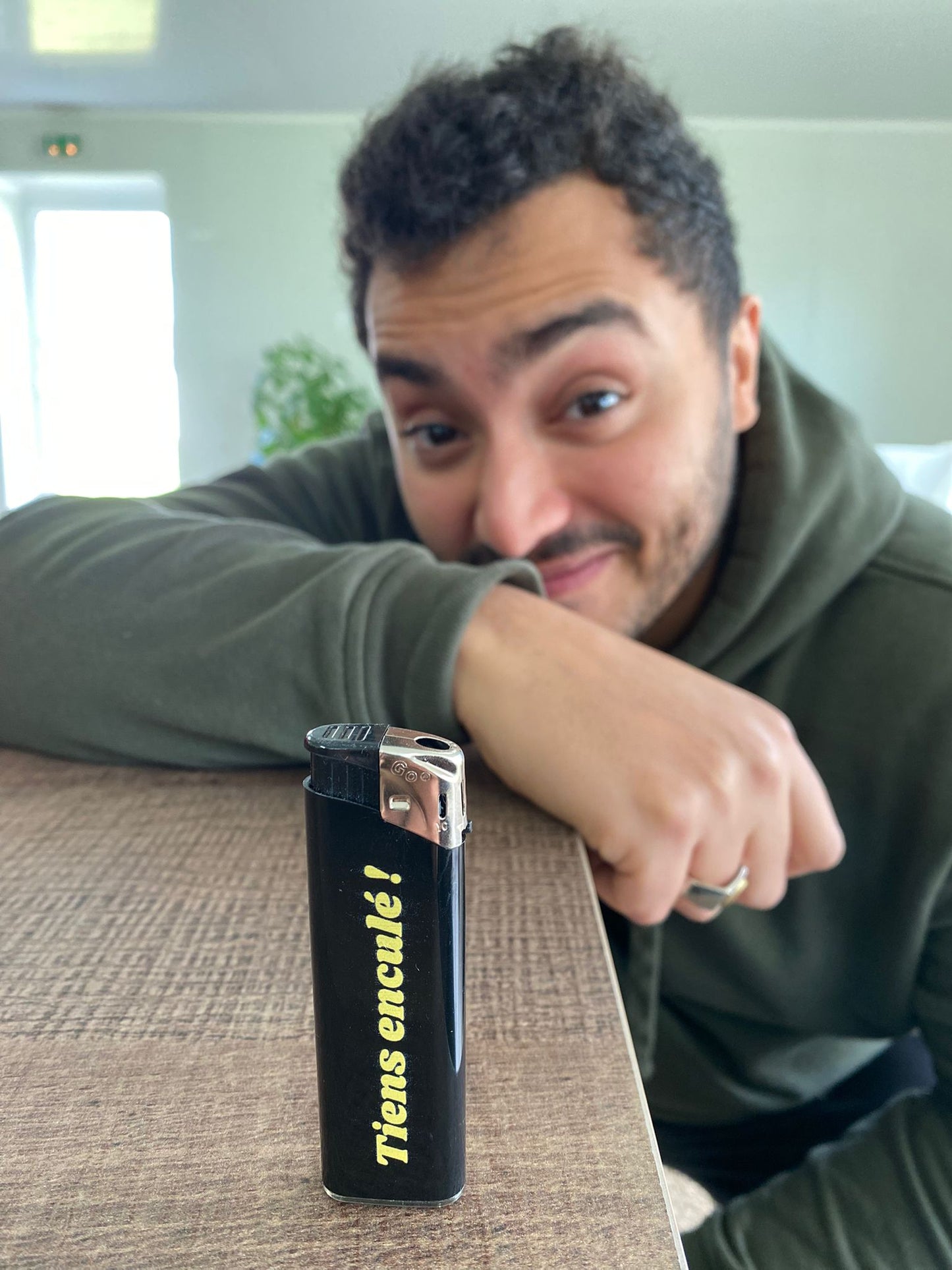 BRIQUET "TIENS ENC*LÉ !"
