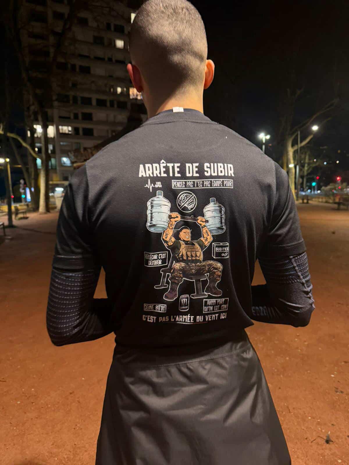 ARRÊTE DE SUBIR