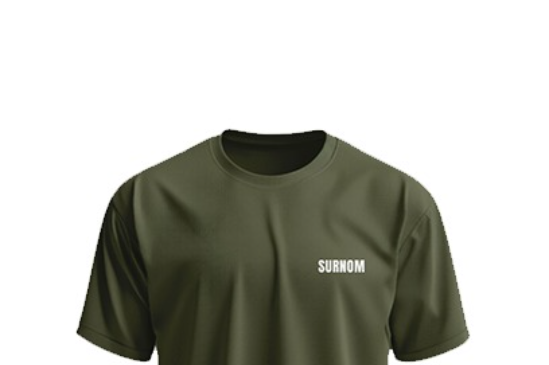 T-shirt avec un surnom floqué sur la poitrine